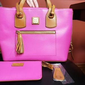 Dooney & Bourke Purse